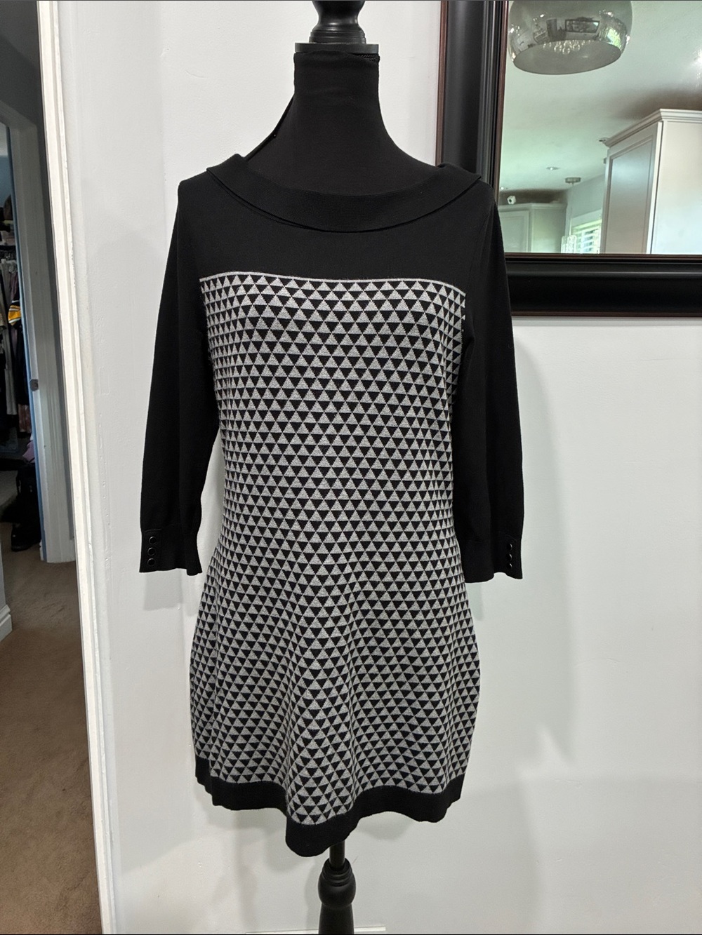 White House Black Market Black and Gray Geometric Knit Tunic